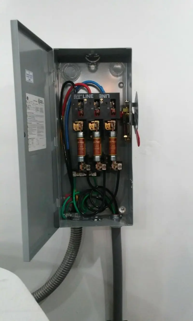 Three-phase disconnect switch installed for Electrical Wiring & Rewiring in Wellston